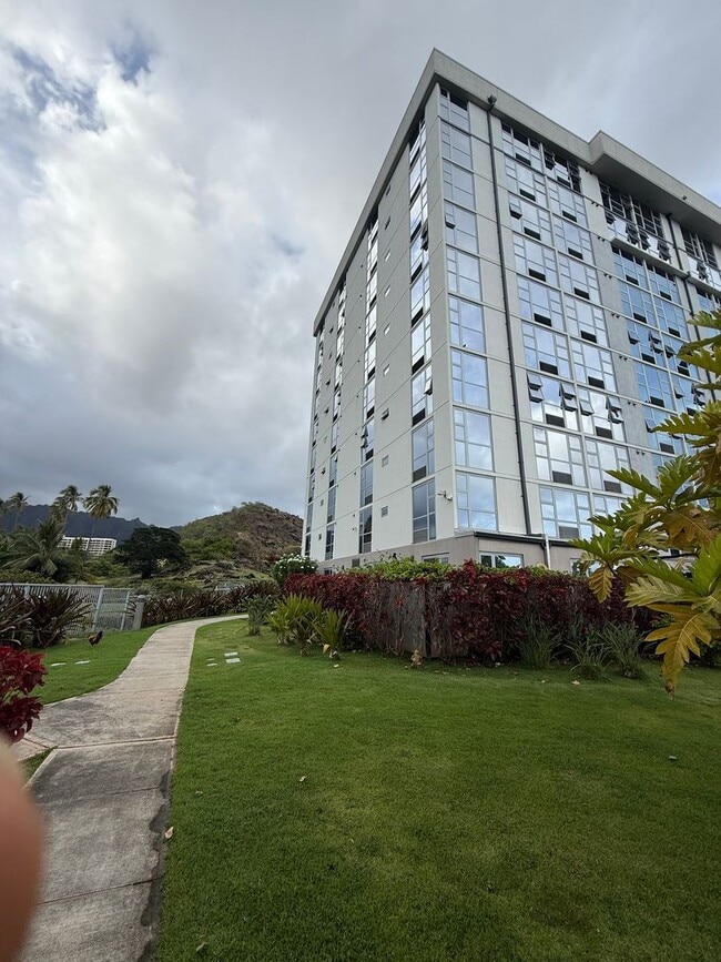 Primary Photo - Modern 2 Bed / 2 Bath Condo with Top Ameni...