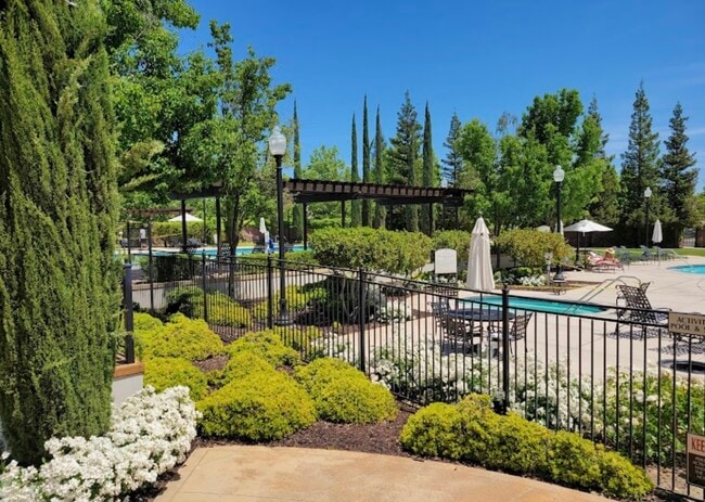 Building Photo - 4257 Thalia Way
