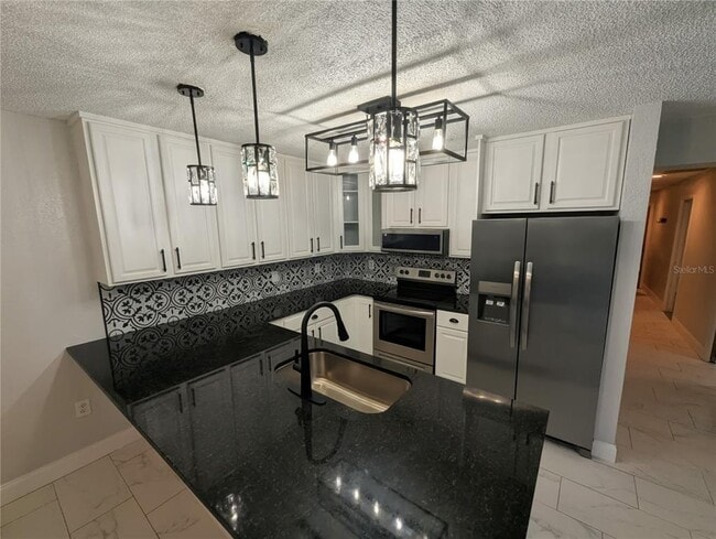 Building Photo - 5635 Struthers Ct