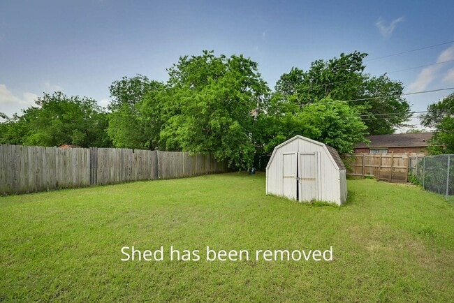 Building Photo - 404 Kings Way Dr