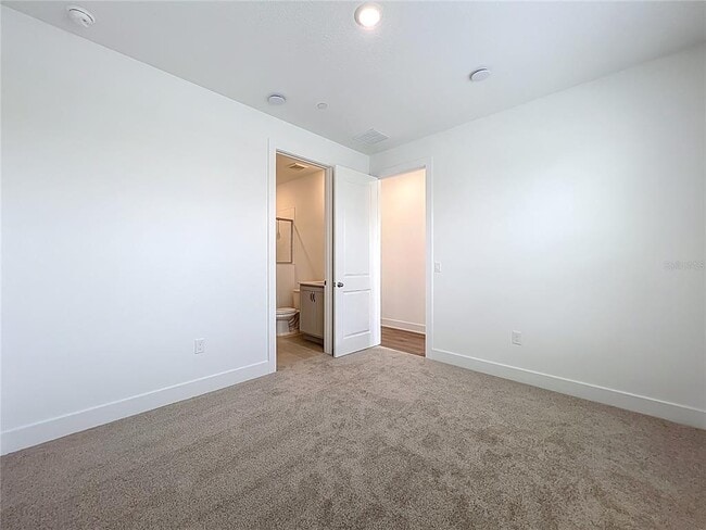 Building Photo - 15465 Hamlin Pk Dr