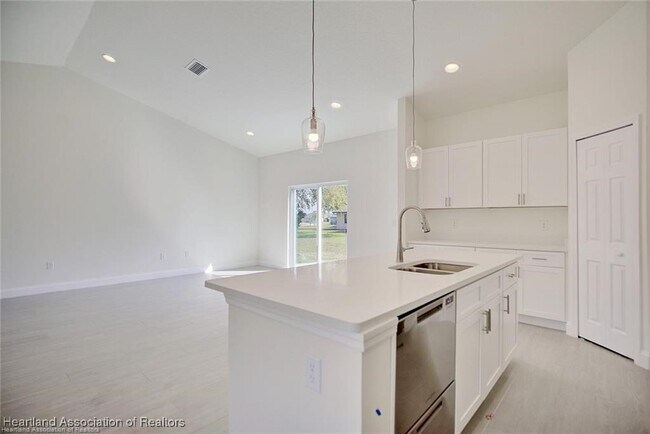 Building Photo - 6909 Salem Ct