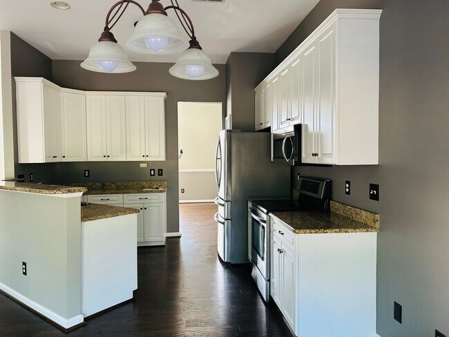 Building Photo - Charming 3-Bedroom Ranch in Greer’s Covete...