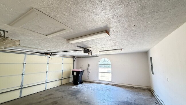 Building Photo - The Glads