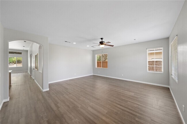 Building Photo - 24898 Sunset Vista Ave