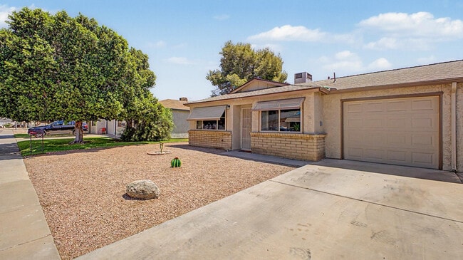 Building Photo - 10141 N 97th Dr