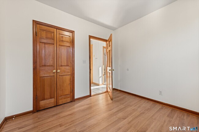 Building Photo - 275 Jennings Rd