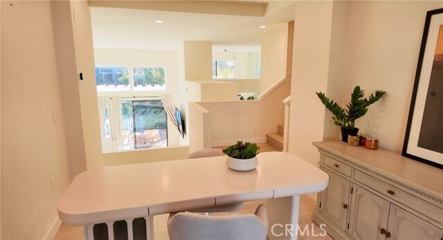 Building Photo - 6 Southwind