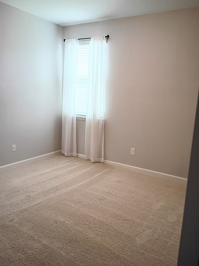 Building Photo - 112 Goldenrod Lake Dr