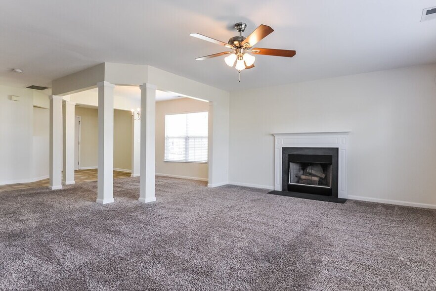 Building Photo - 3771 Burtons Barn St