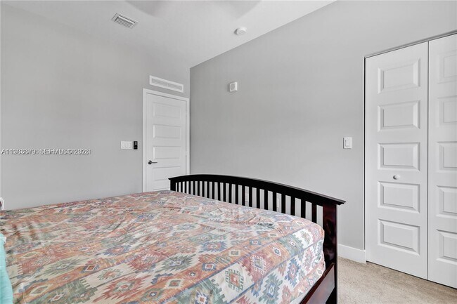 Building Photo - 4745 NW 84th Ct