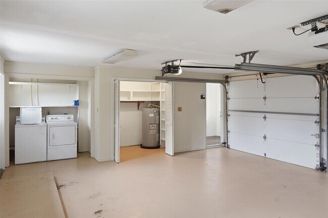 Building Photo - 1228 Spring Lake Dr