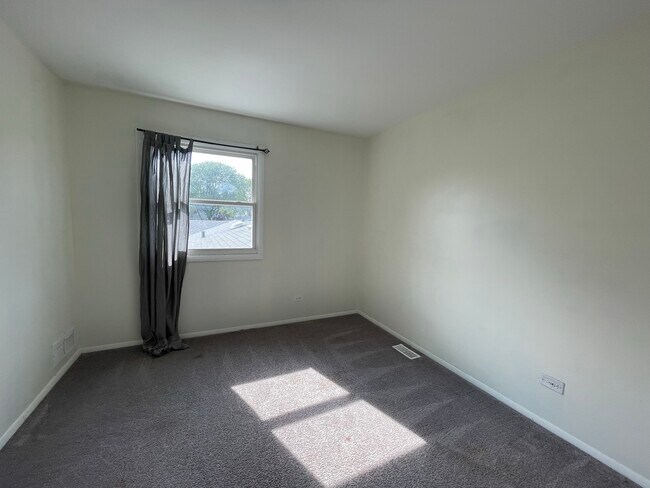 Building Photo - 1311 N Glen Cir