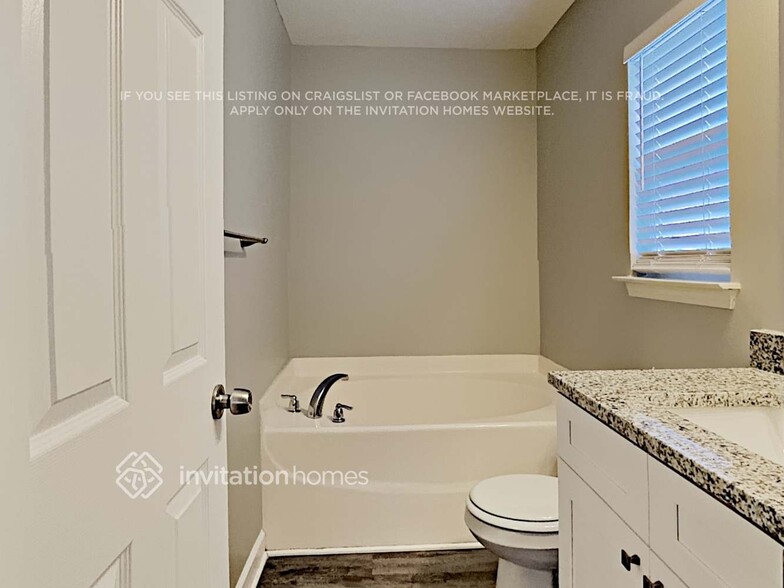 Building Photo - 12444 Stowe Acres Dr