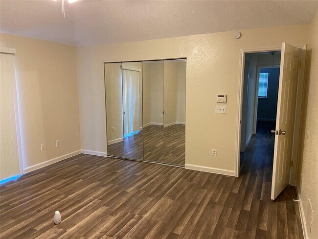 Building Photo - 11219 Willow Field Dr