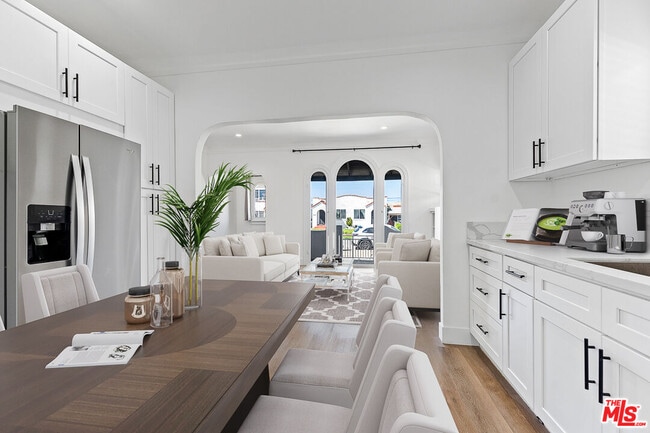 Building Photo - 2832 12th Ave