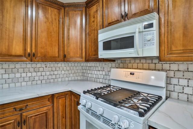 Building Photo - 176 Cll Renata