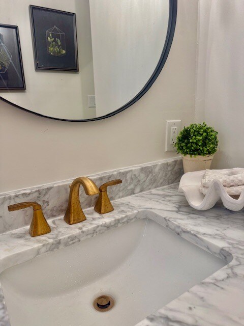 Building Photo - 147 S Mellonville Ave