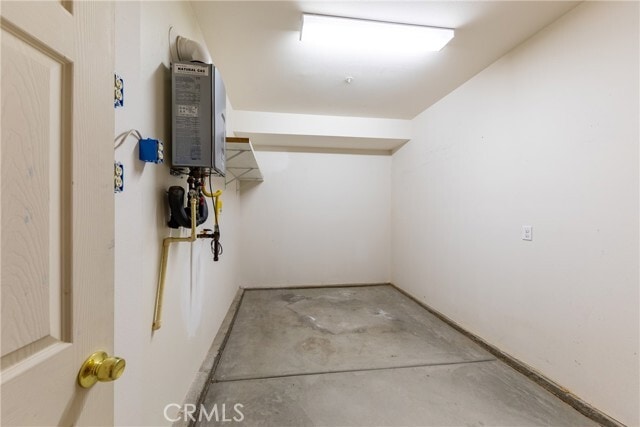 Building Photo - 5719 Skimmer Dr