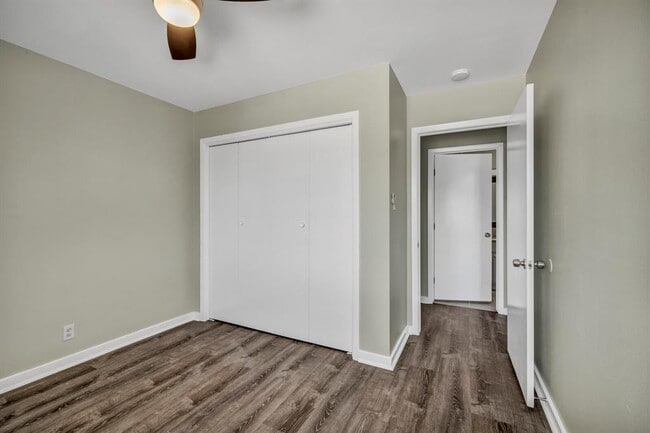 Building Photo - 2808 Skyway Cir