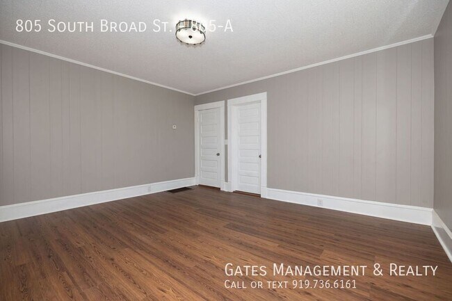 Building Photo - 805 S Broad St