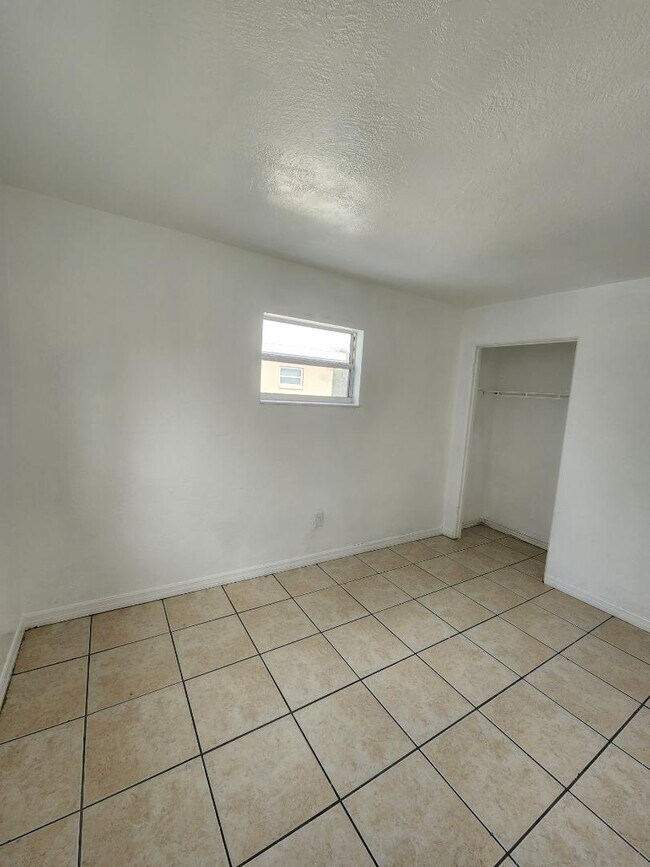 Building Photo - 1757 Russell St S