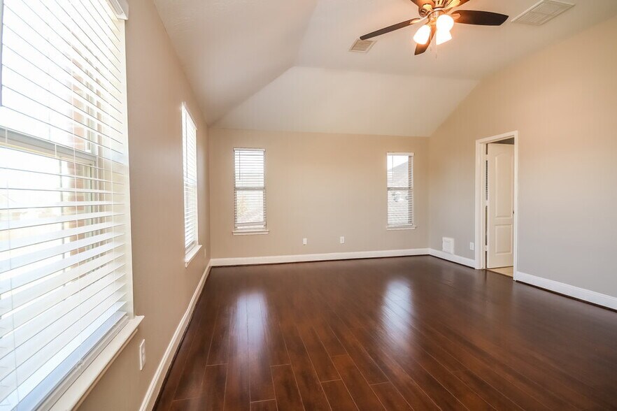 Building Photo - 2523 Flycatcher Cove Dr