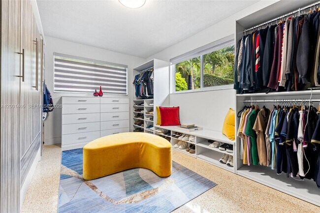 Building Photo - 2121 Red Rd