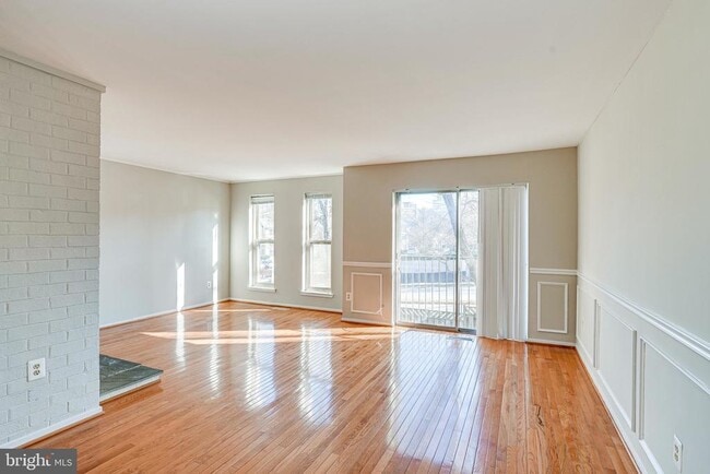 Building Photo - 1727 Cy Ct