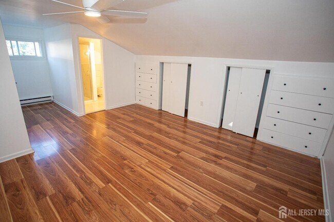 Building Photo - 32 Heston Ave