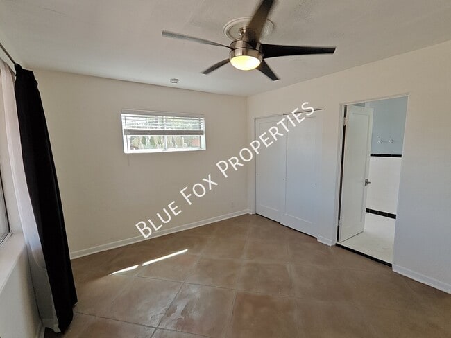 Building Photo - 404 S Cherry Ave