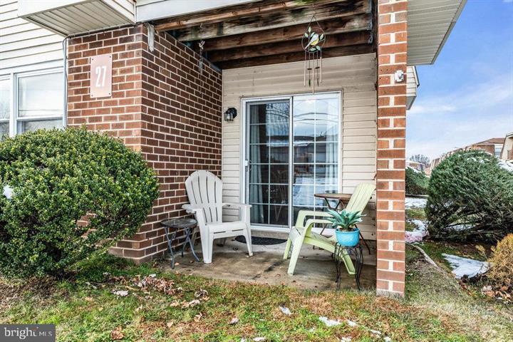 Building Photo - 27 Florence Tollgate Pl