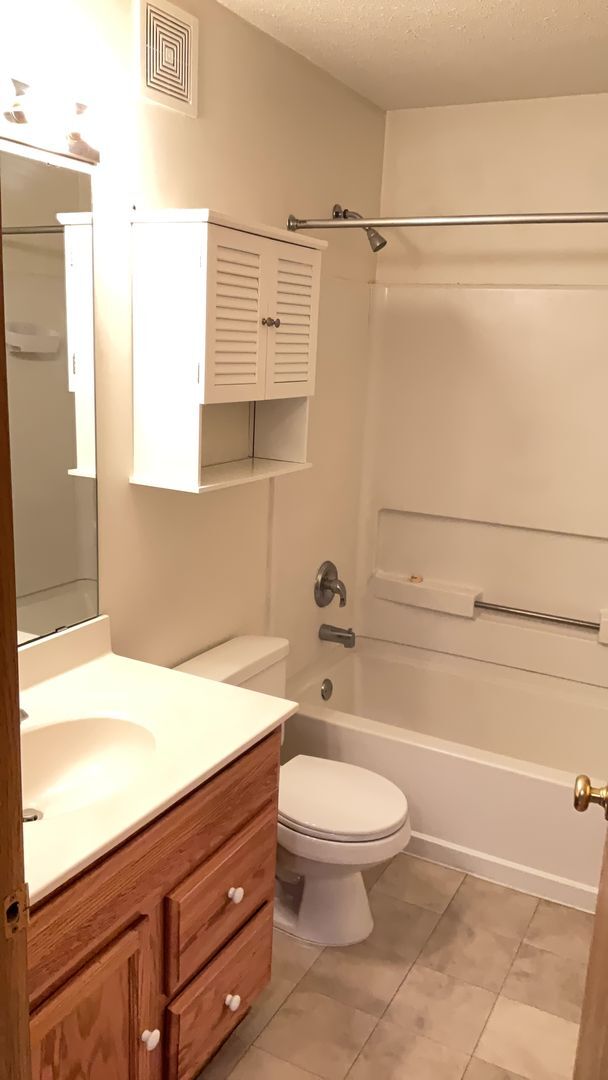 Building Photo - 15539 Float Ln