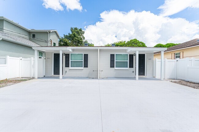 Building Photo - 2613 W Cypress St