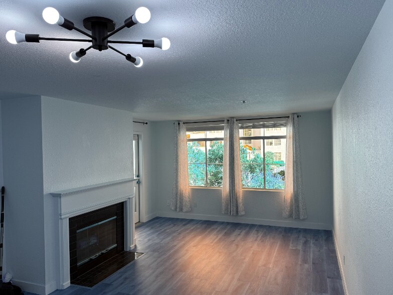 Building Photo - 535 Pierce St