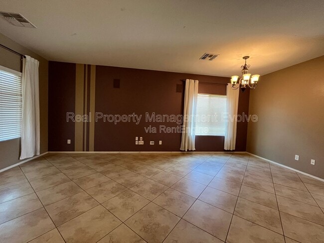 Building Photo - 2825 E Trigger Way