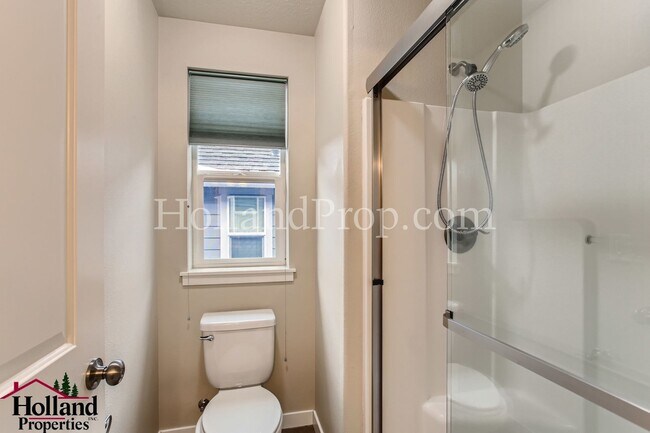 Building Photo - Beautiful Home With Balcony and Great Location! ** NEW PRICE $2,595 and REDUCED SECURITY DEPOSIT **