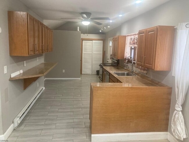 Building Photo - 192 Riveredge Rd