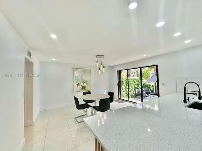 Building Photo - 3736 NE 166th St