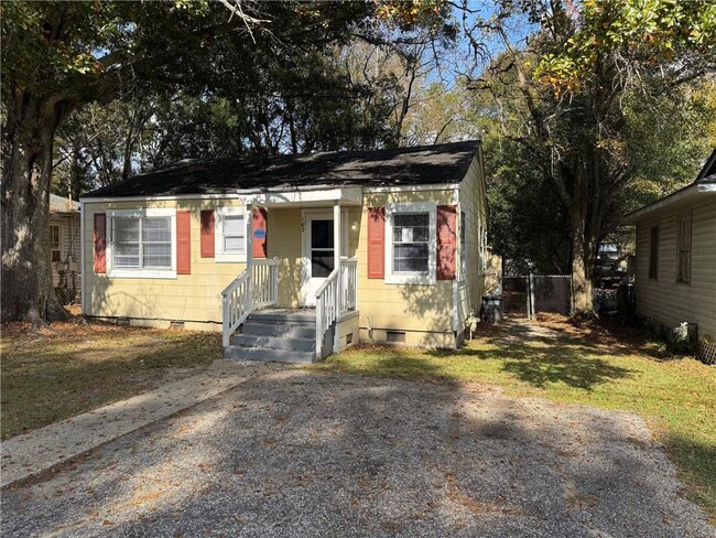 Building Photo - 102 9th Ave