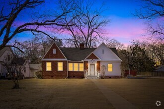 Building Photo - Gorgeous Brick Home, 4 Bedroom 2 Bath Avai...