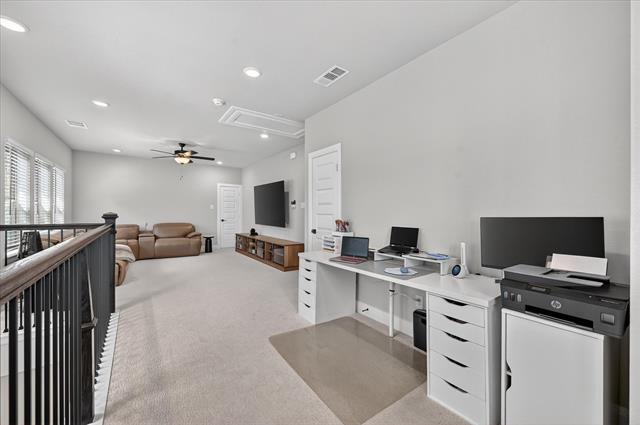 Building Photo - 624 Treaty Oak Dr