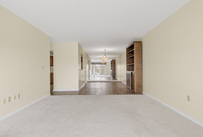 Building Photo - 200 Sanders Ferry Rd