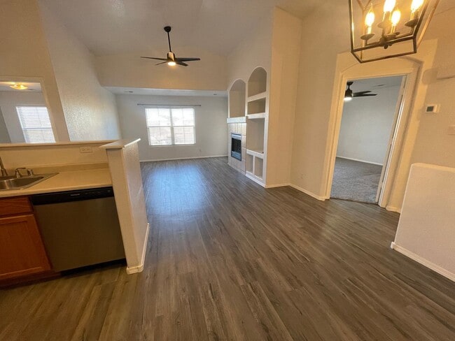Building Photo - Gated community, 2 Br, 2 Ba, 1 car garage