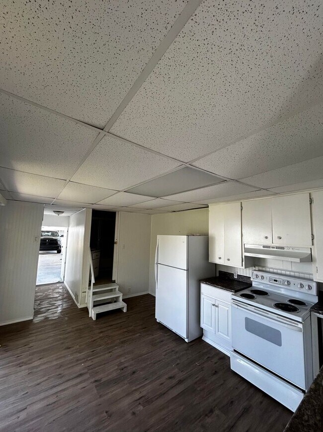Building Photo - 248 Flame Ln