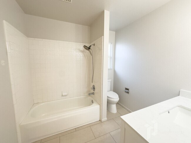 Building Photo - Amber Grove Home for Rent in Chico CA | Pool, Remodeled Interior, Landscaped Yard