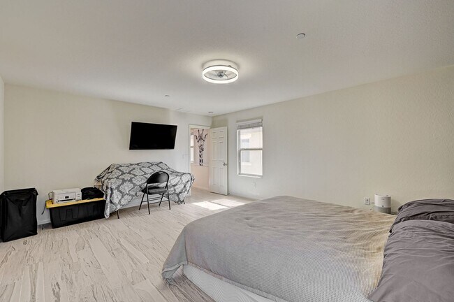 Building Photo - Stunning Southern Highlands three bedroom!