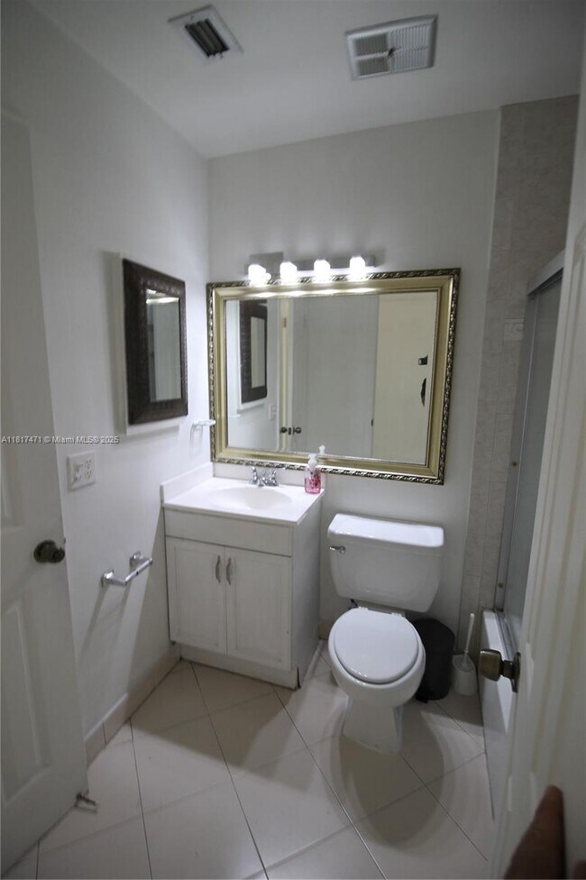 Building Photo - 10351 Juniper Ct