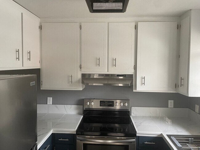 Building Photo - BEAUTIFUL 2/2 CONDO FOR RENT NEAR FSU AND CAPITOL