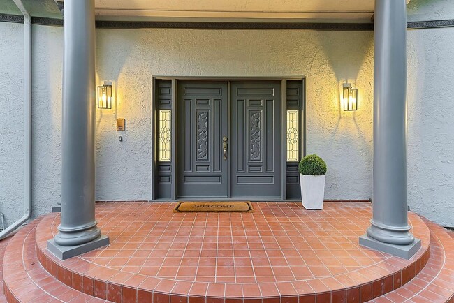 Building Photo - 12637 Star Ridge Ct